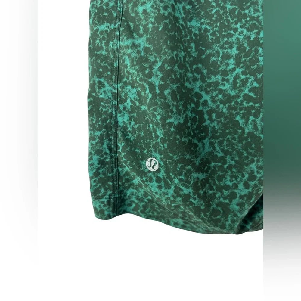 Lululemon T.H.E.‎ Short Green Pattern Men’s Size S Athletic Training Gym